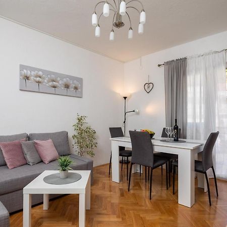 Apartment Beba Dugi Rat Esterno foto