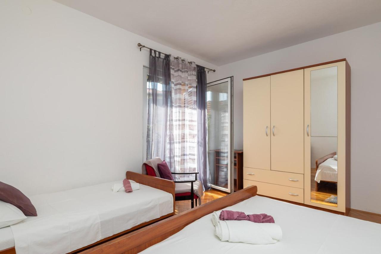 Apartment Beba Dugi Rat Esterno foto