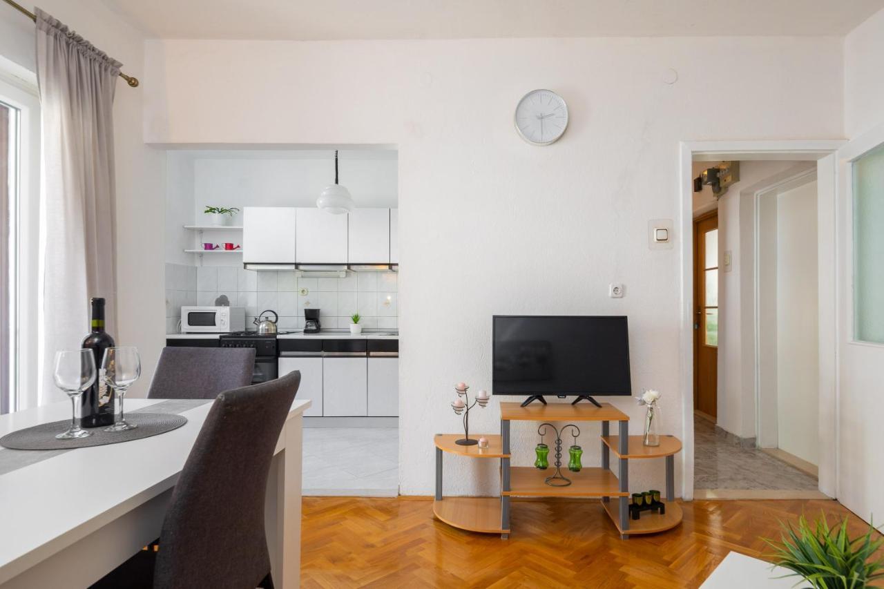Apartment Beba Dugi Rat Esterno foto